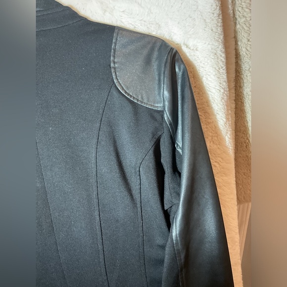 Sofia Vergara Black Jacket - Picture 5 of 5